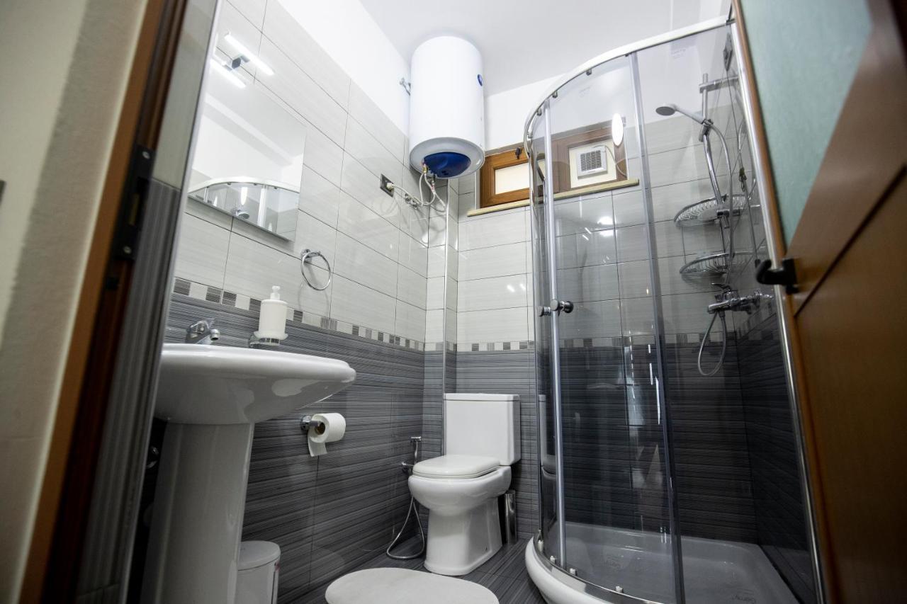 שקודר Xhuli Guesthouse מראה חיצוני תמונה