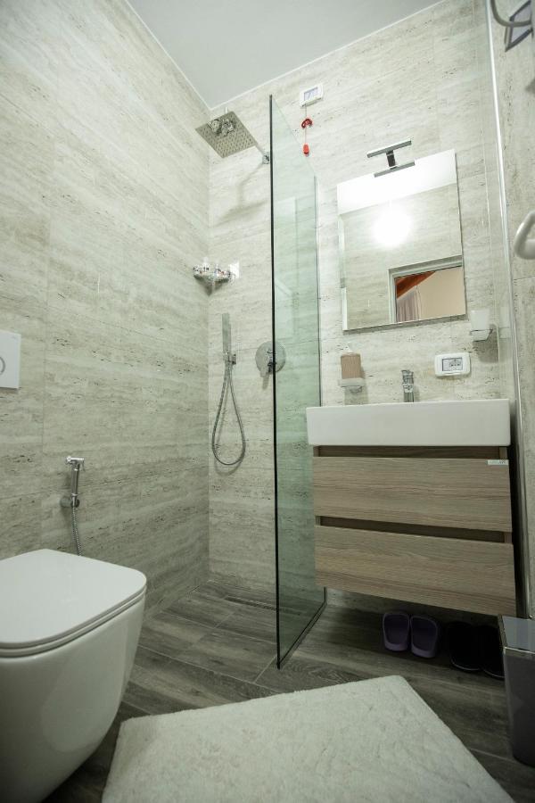 שקודר Xhuli Guesthouse מראה חיצוני תמונה