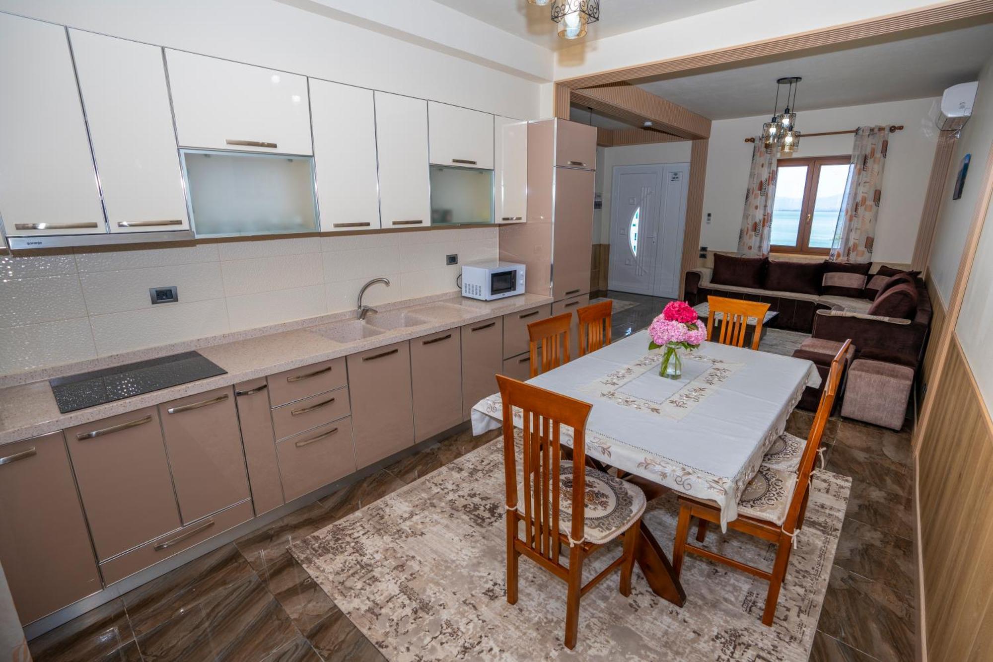 שקודר Xhuli Guesthouse מראה חיצוני תמונה