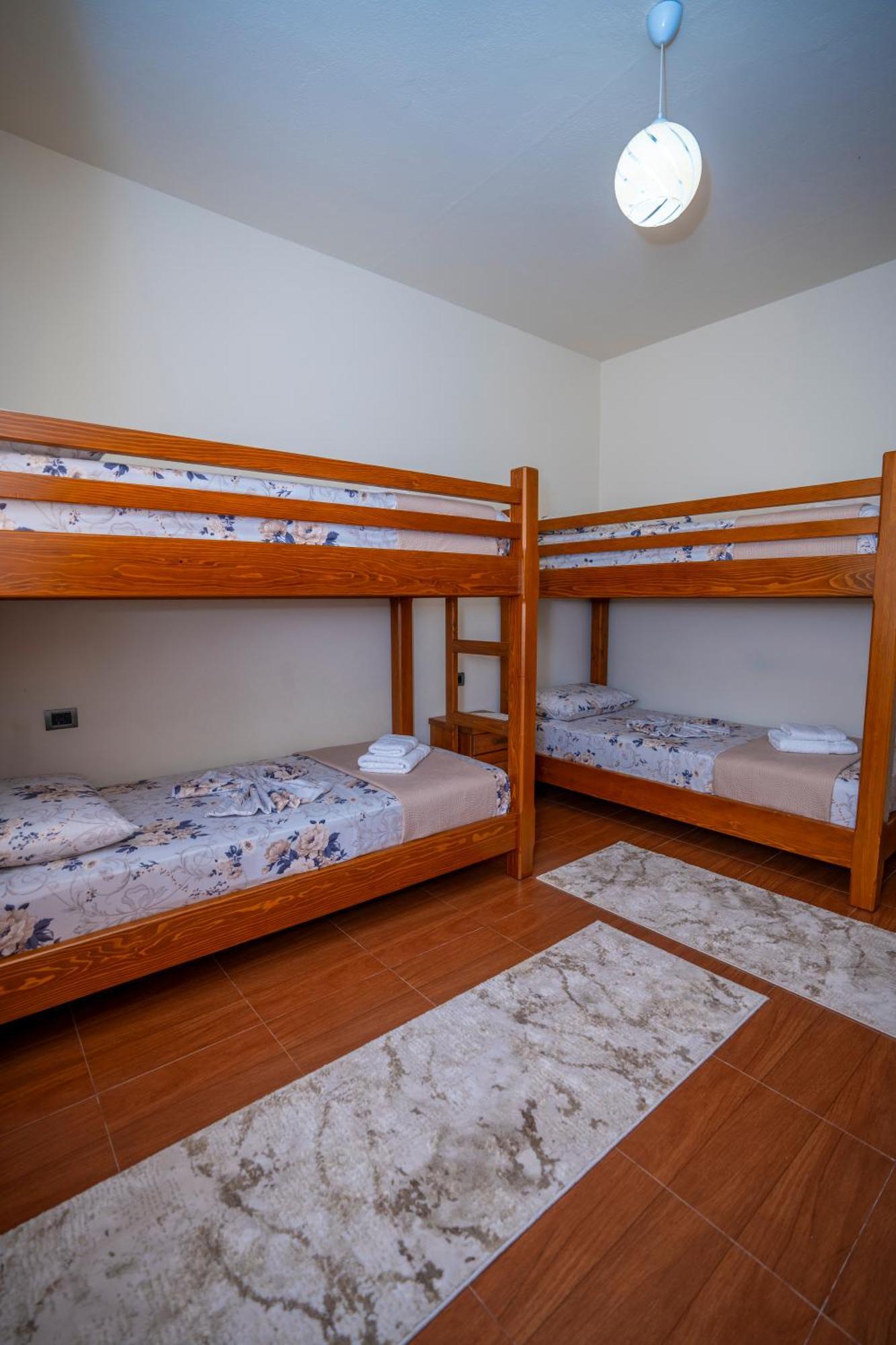 שקודר Xhuli Guesthouse מראה חיצוני תמונה