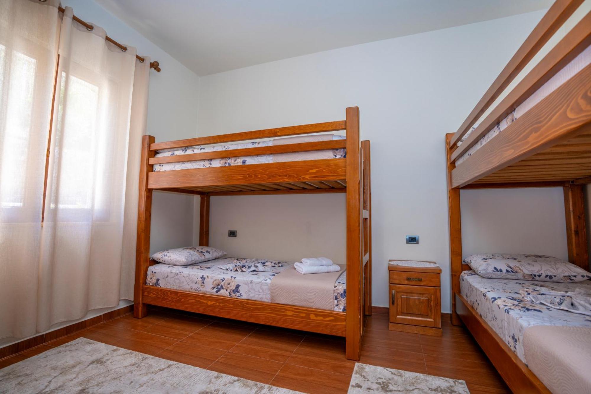 שקודר Xhuli Guesthouse מראה חיצוני תמונה